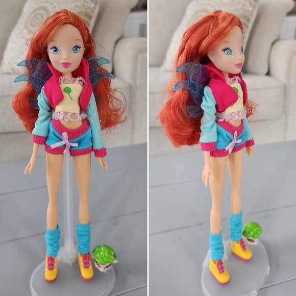 Rainbow Winx Club Love & Pet Bloom Fairy Doll Butterfly Italian Version Blonde - Picture 5 of 7